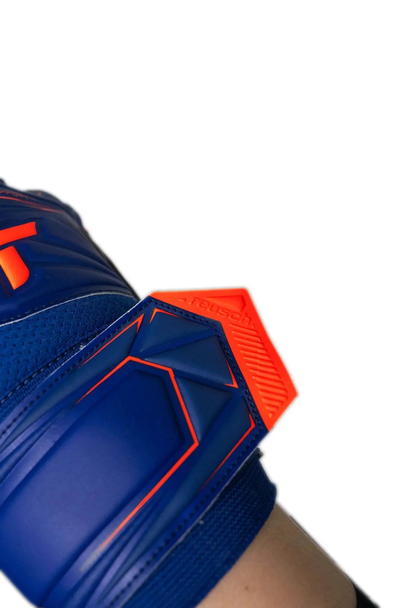 Reusch Attrakt Infinity Finger Support Goalkeeper Gloves 8