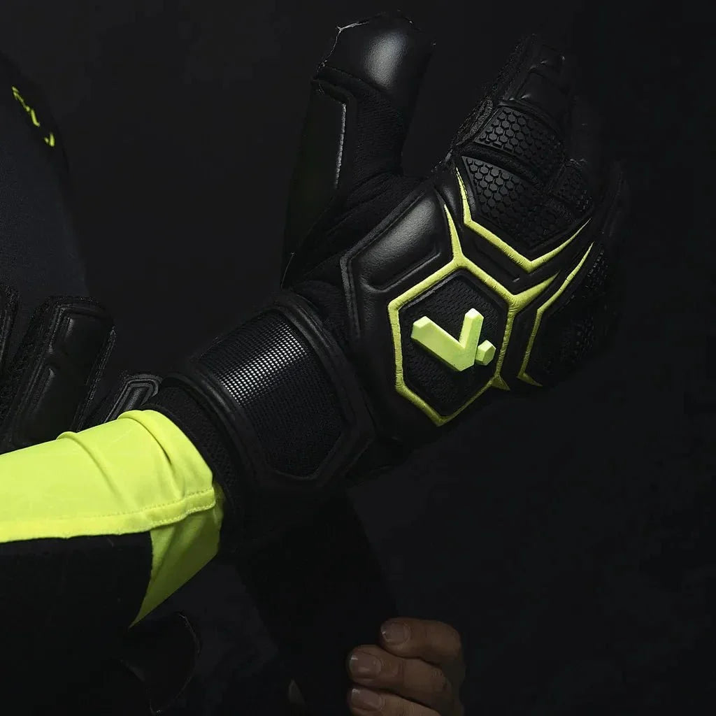 Storelli Gladiator Pro 3 with Spine Glove 7