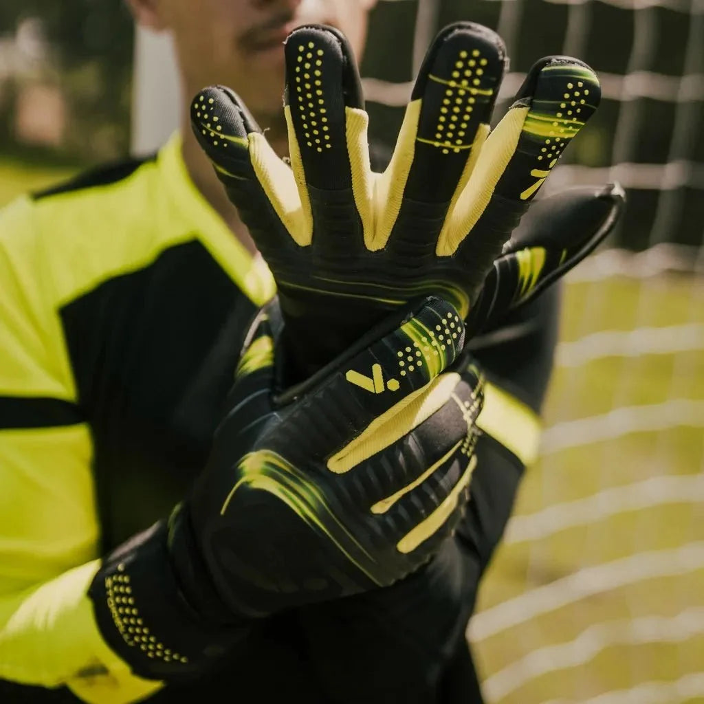 Storelli Silencer Menace GK Glove 7