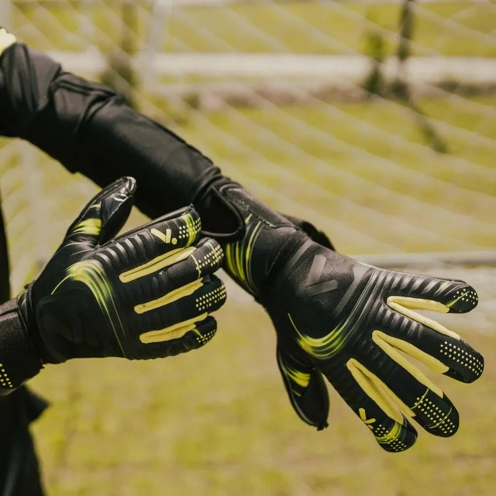 Storelli Silencer Menace GK Glove 5
