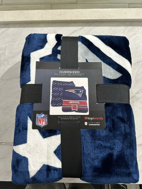New England Patriots 60" x 70" Super Plush Throw Blanket 1